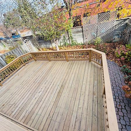 Room With Private Patio Next To Toronto Airport Mississauga Bagian luar foto