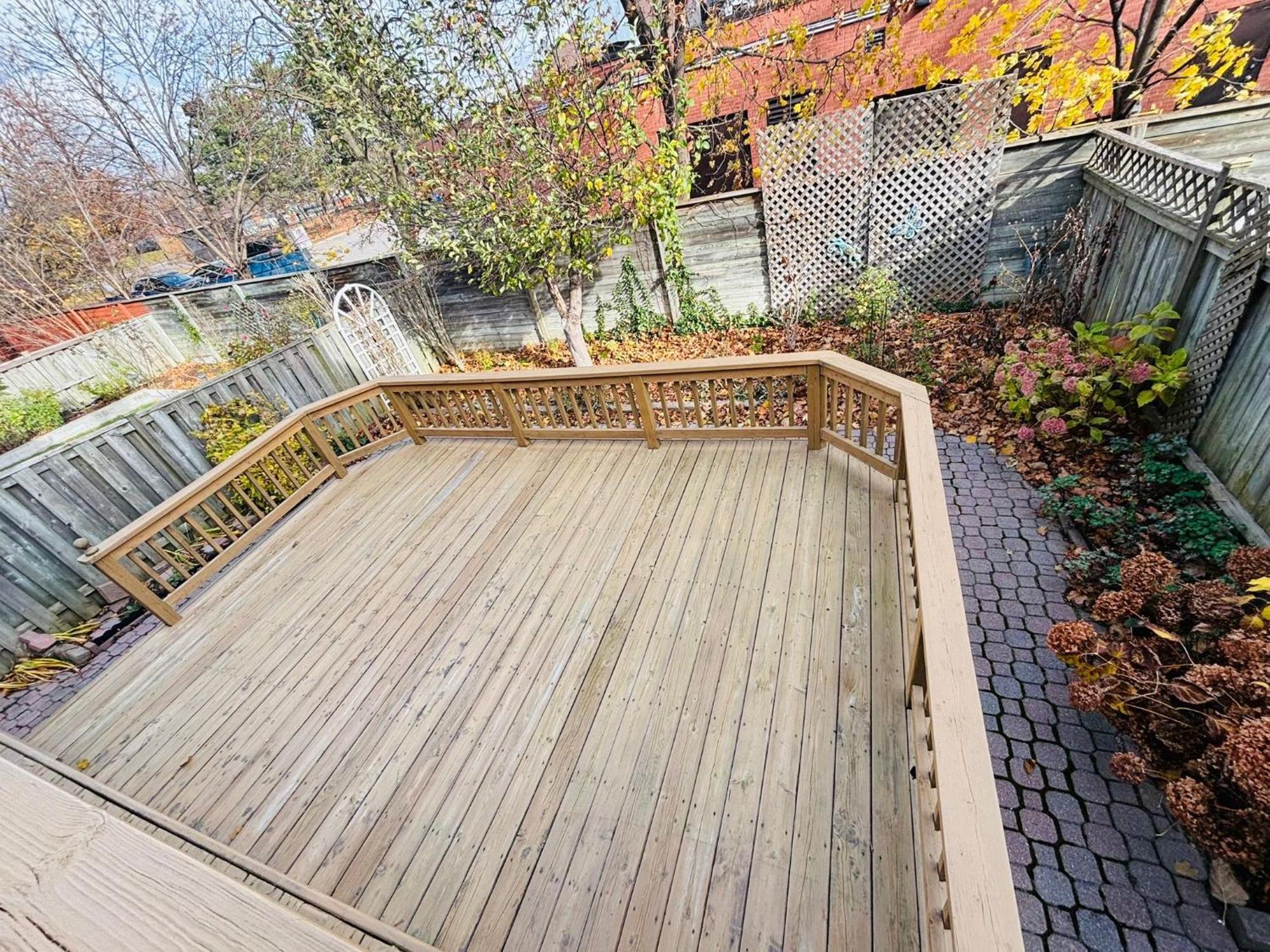 Room With Private Patio Next To Toronto Airport Mississauga Bagian luar foto